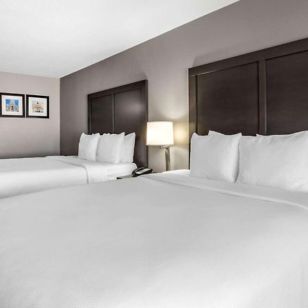 Comfort Inn & Suites Emporia Esterno foto