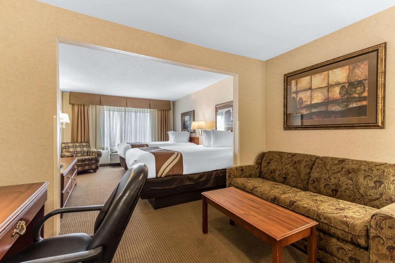 Comfort Inn & Suites Emporia Esterno foto