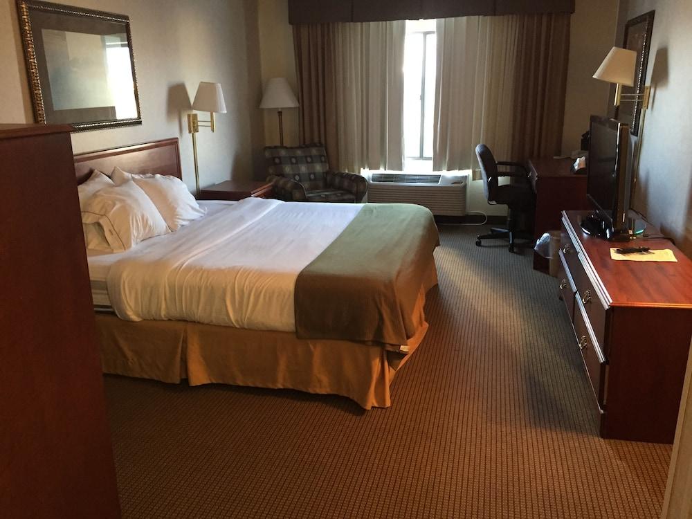 Comfort Inn & Suites Emporia Esterno foto