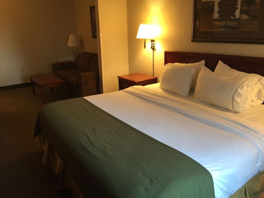 Comfort Inn & Suites Emporia Esterno foto
