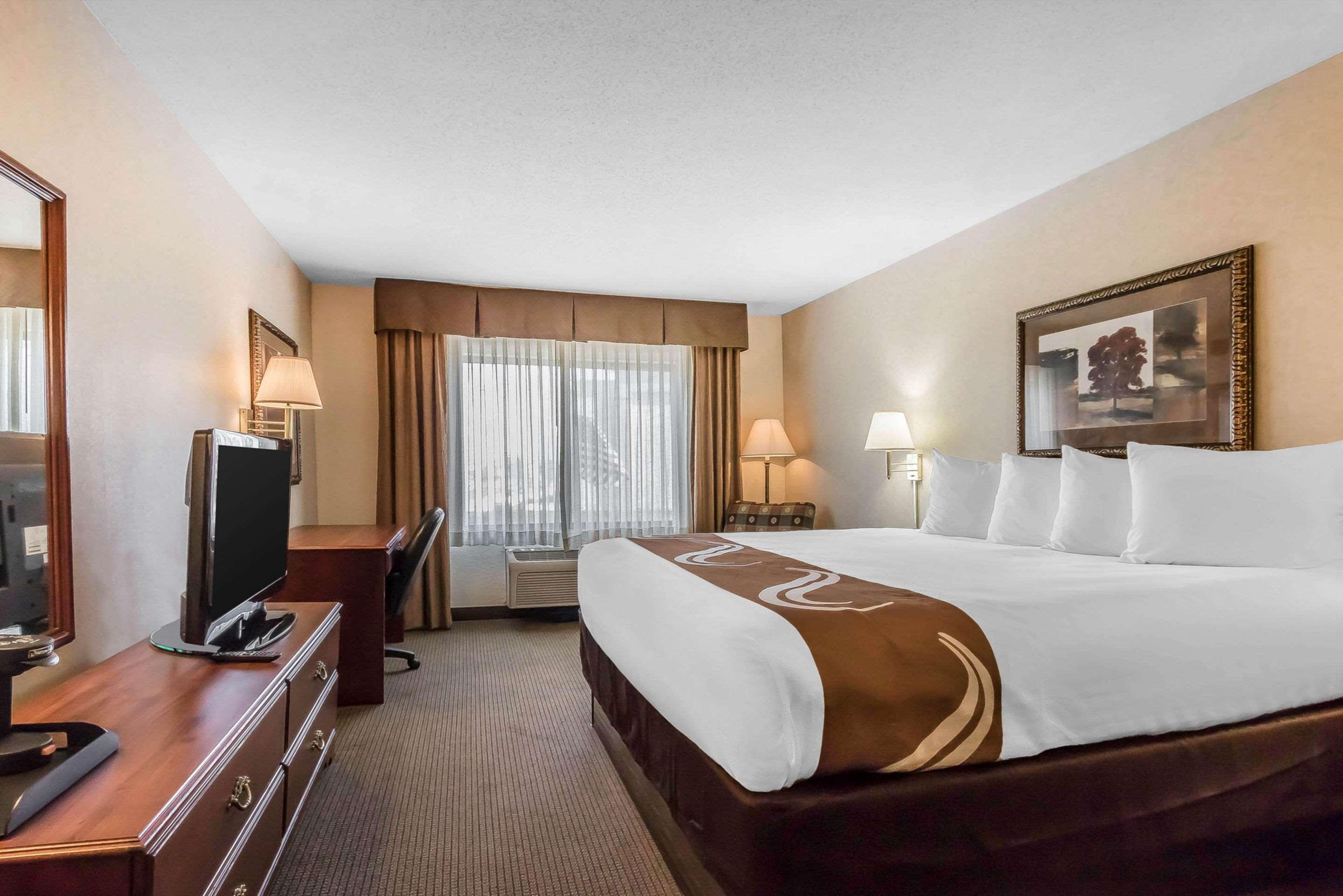 Comfort Inn & Suites Emporia Esterno foto