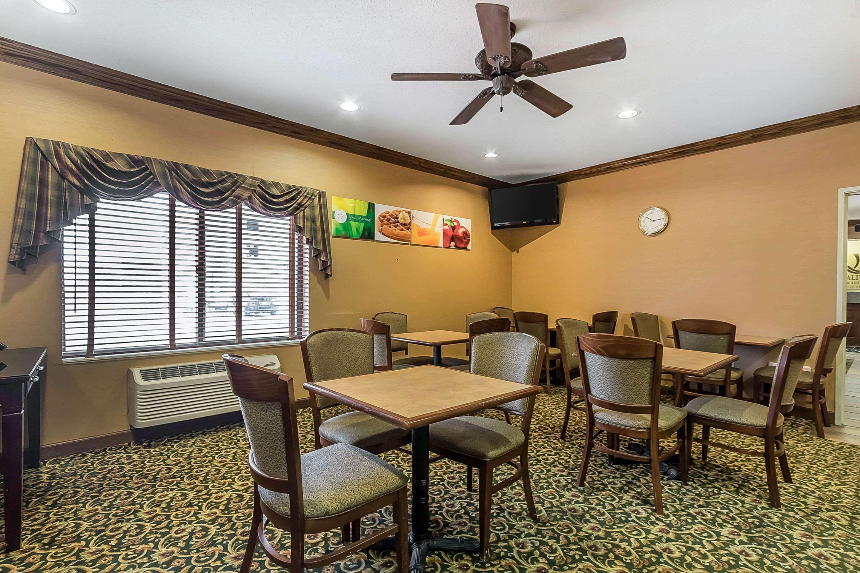 Comfort Inn & Suites Emporia Esterno foto
