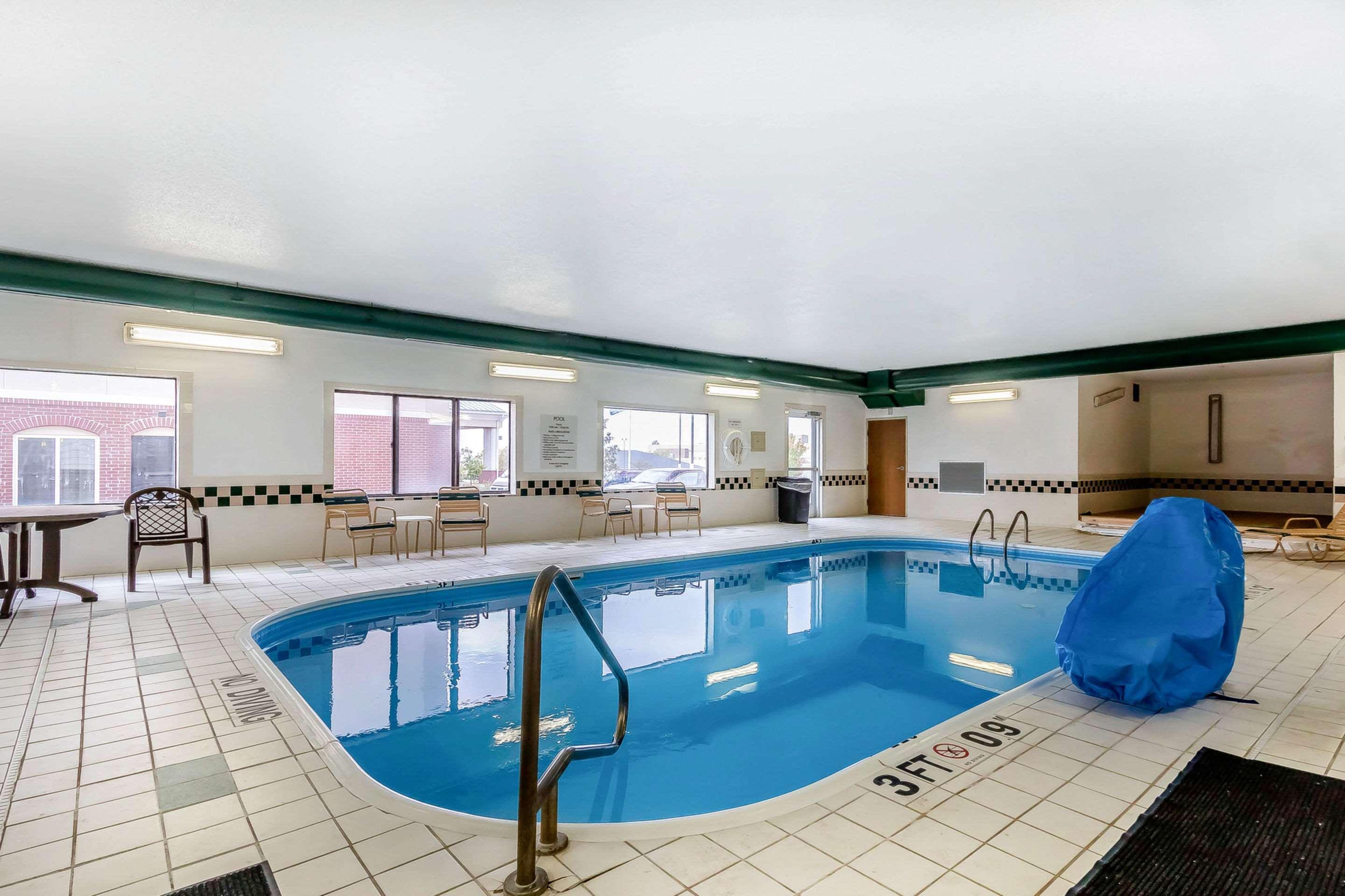 Comfort Inn & Suites Emporia Esterno foto