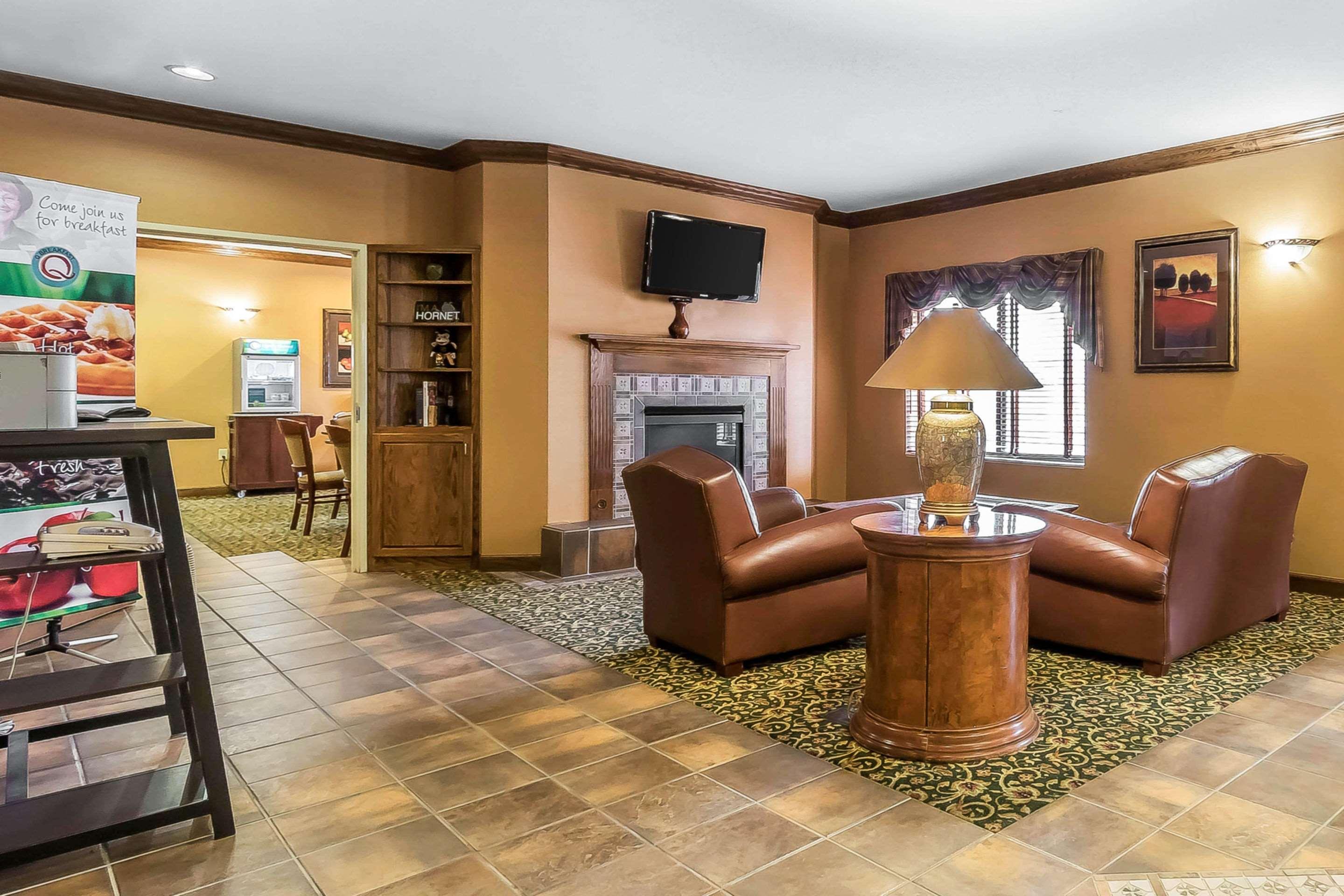Comfort Inn & Suites Emporia Esterno foto