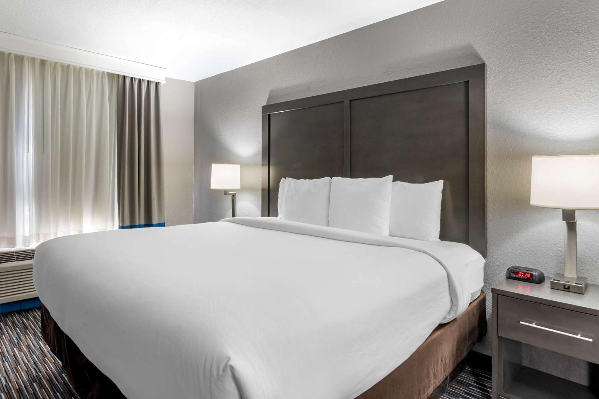 Comfort Inn & Suites Emporia Esterno foto