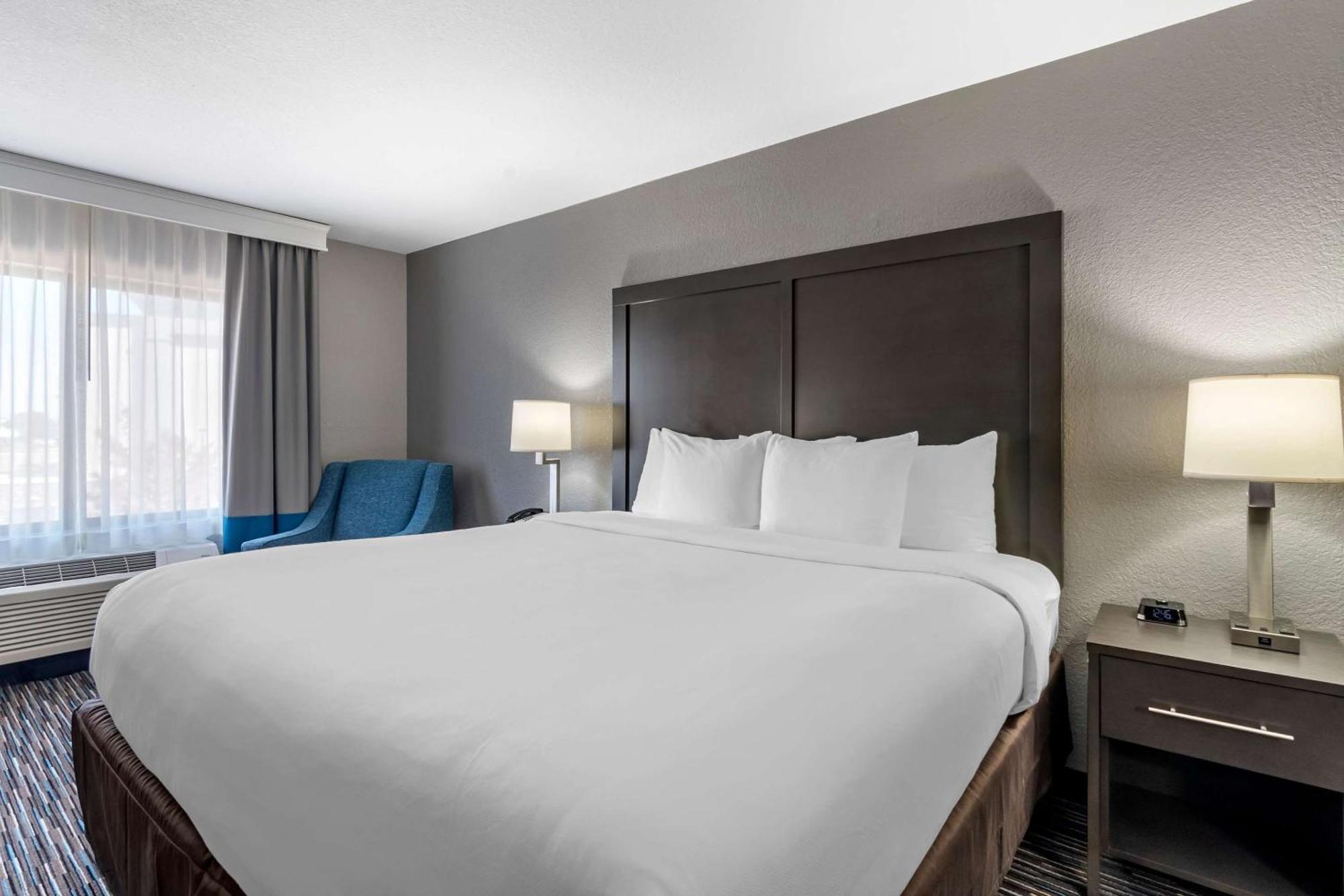 Comfort Inn & Suites Emporia Esterno foto