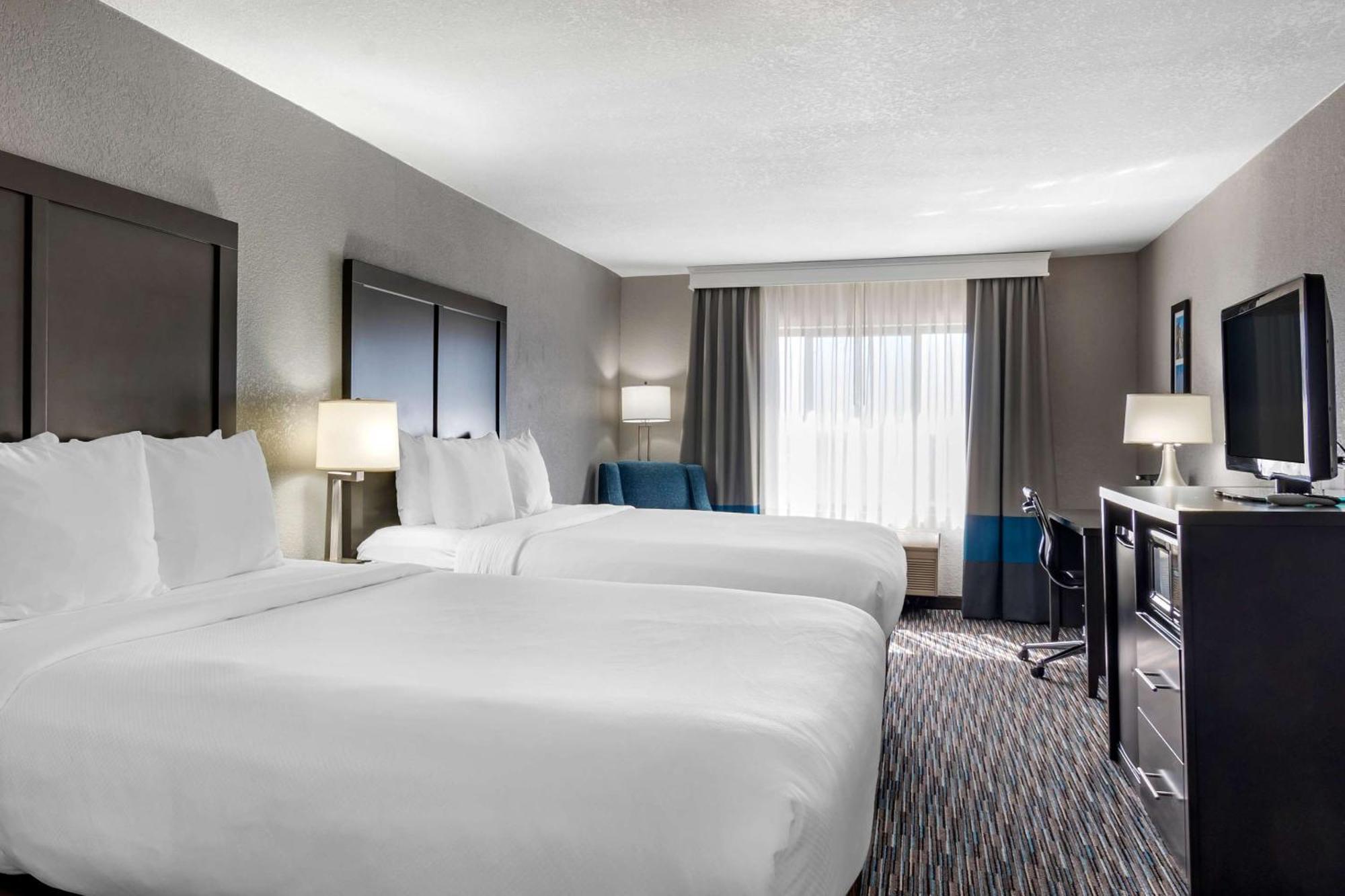 Comfort Inn & Suites Emporia Esterno foto